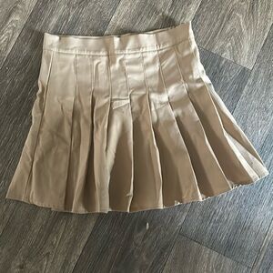 Pleated skirt